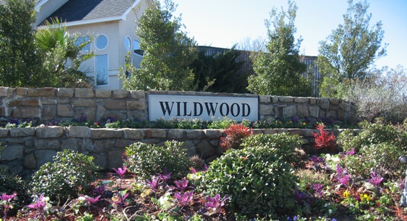 Wildwood at Lake Ridge entry