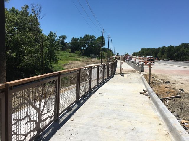 Bridge pedestrian hand rail